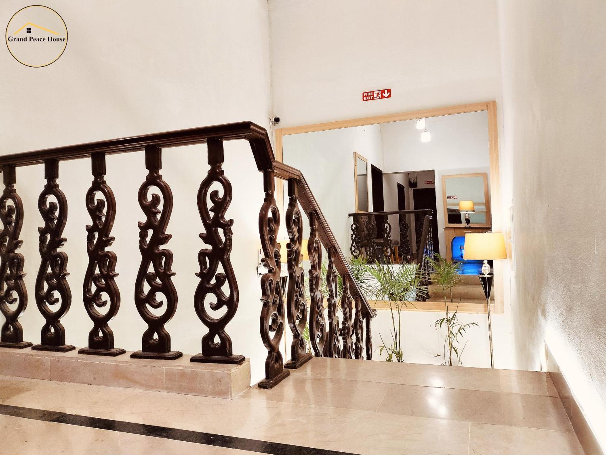 Grand Peace House I Bed & Breakfast Исламабад Екстериор снимка