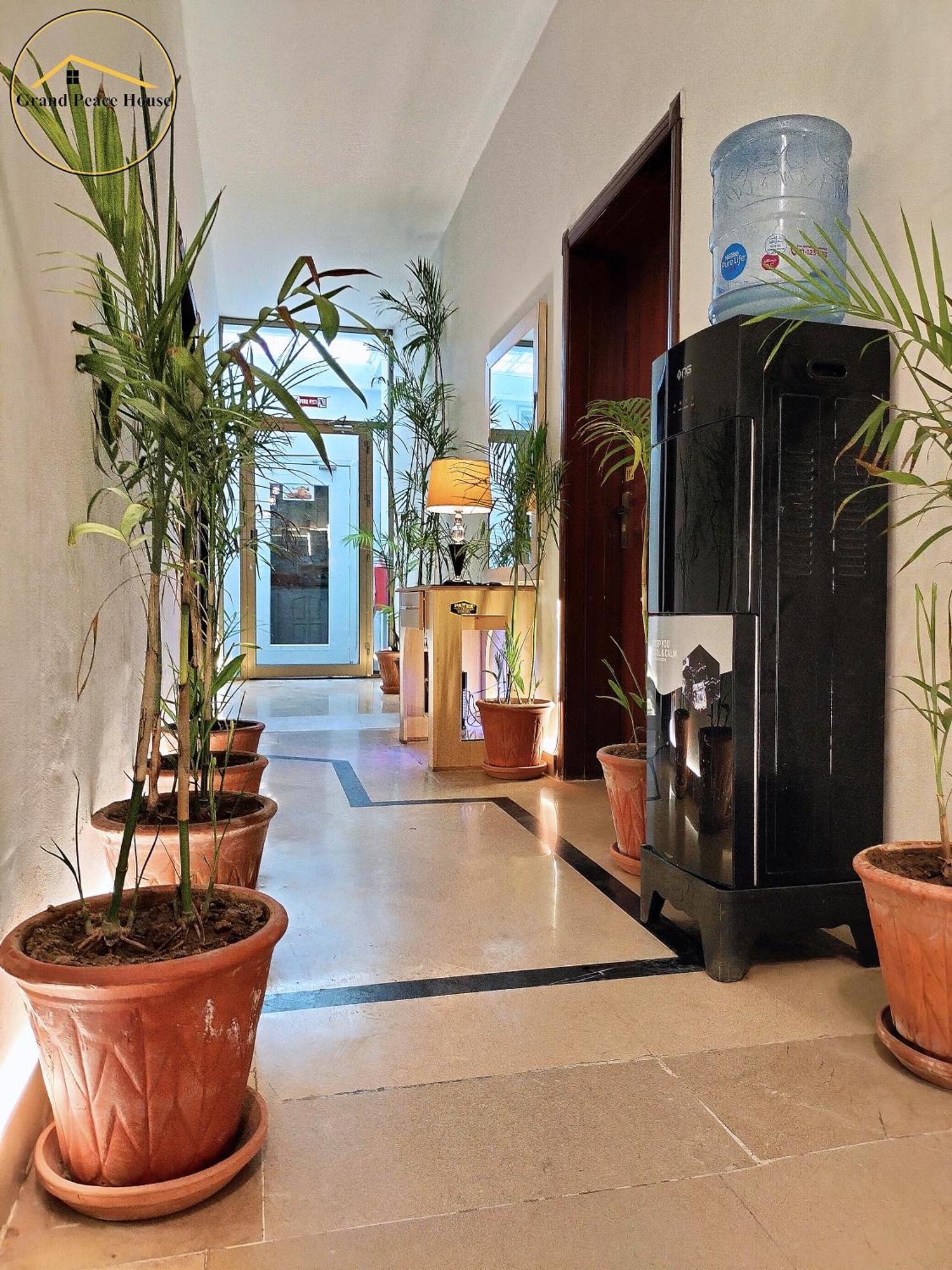 Grand Peace House I Bed & Breakfast Исламабад Екстериор снимка