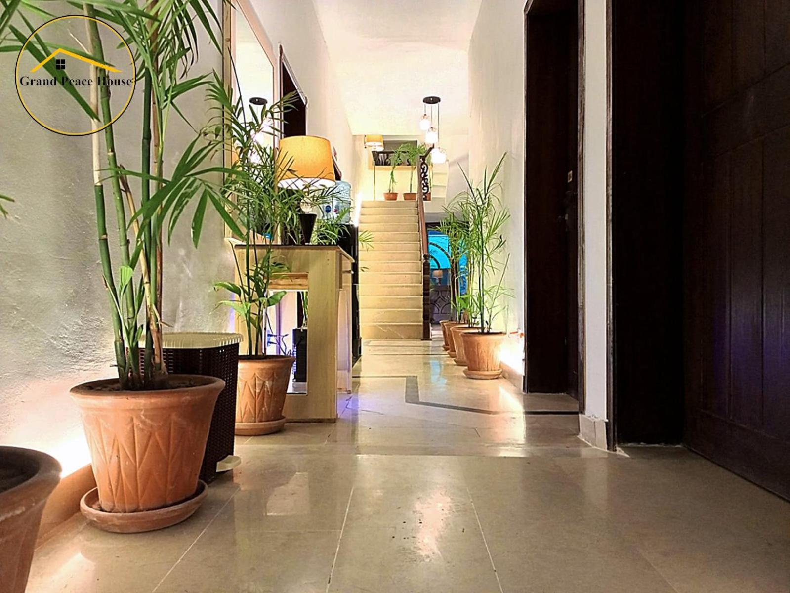 Grand Peace House I Bed & Breakfast Исламабад Екстериор снимка