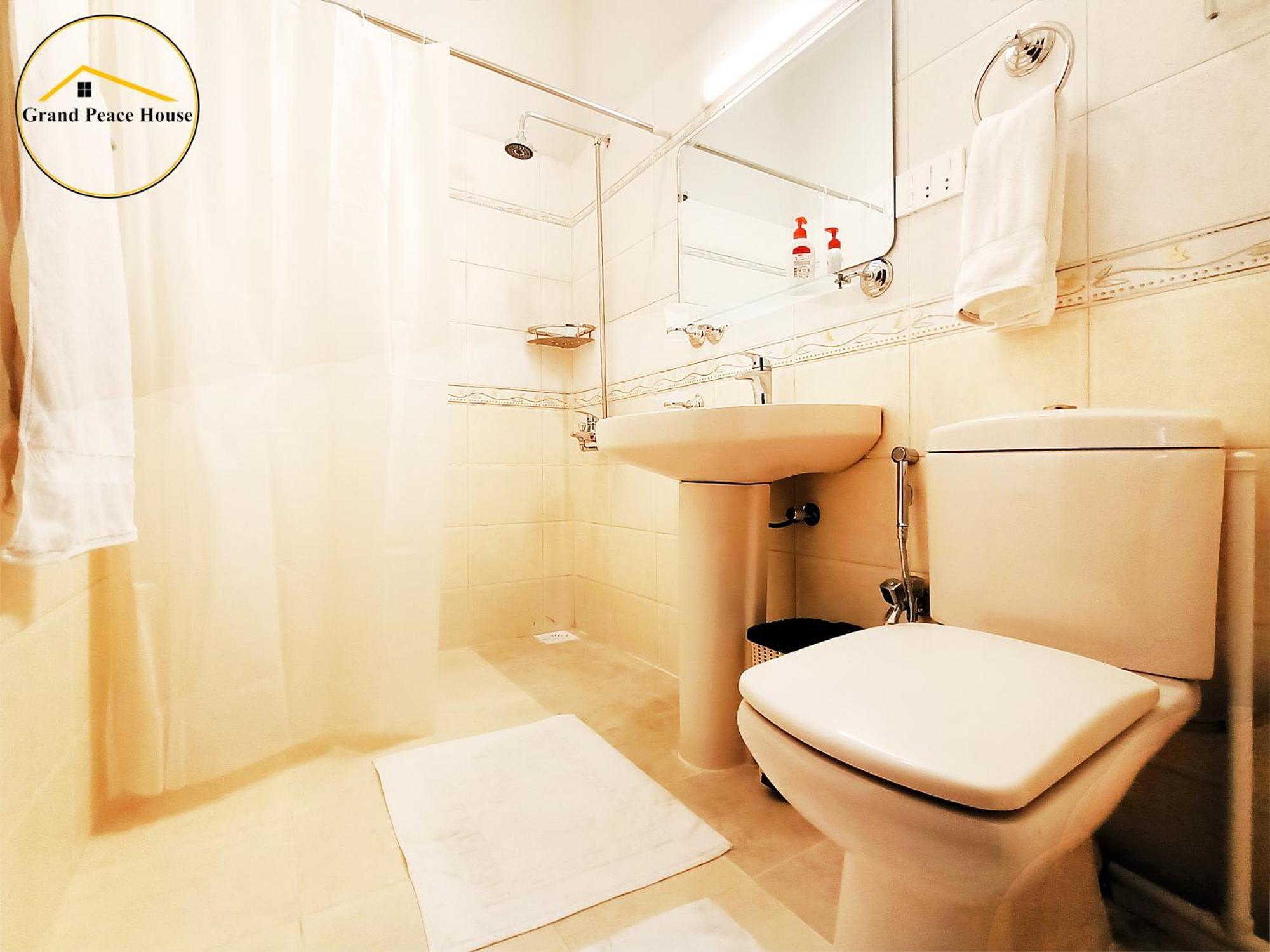 Grand Peace House I Bed & Breakfast Исламабад Екстериор снимка