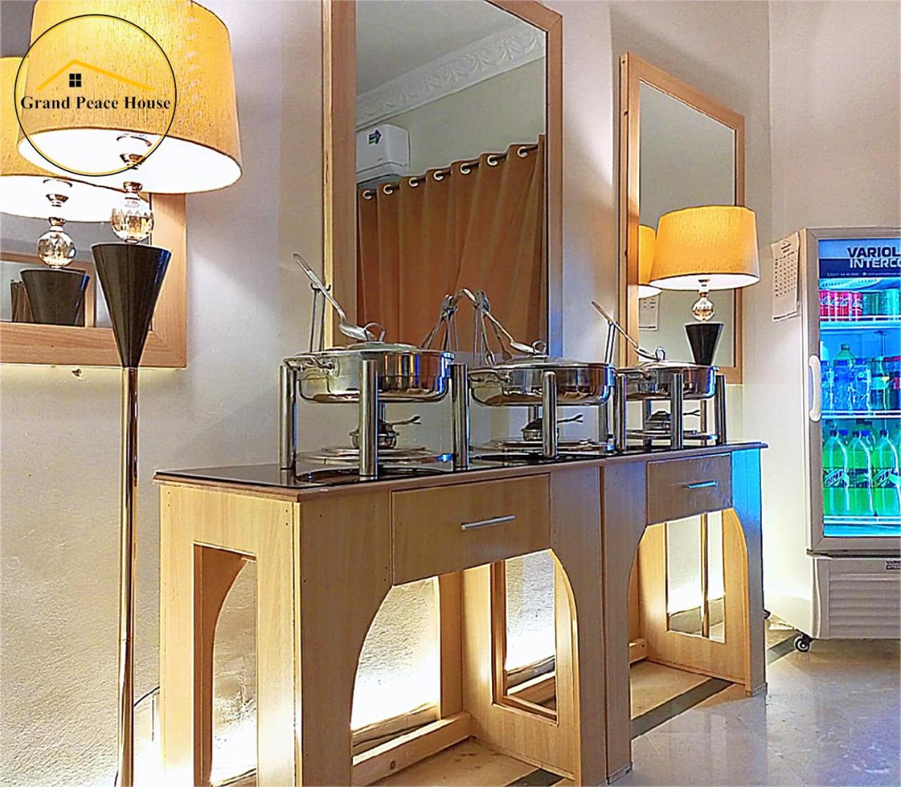 Grand Peace House I Bed & Breakfast Исламабад Екстериор снимка