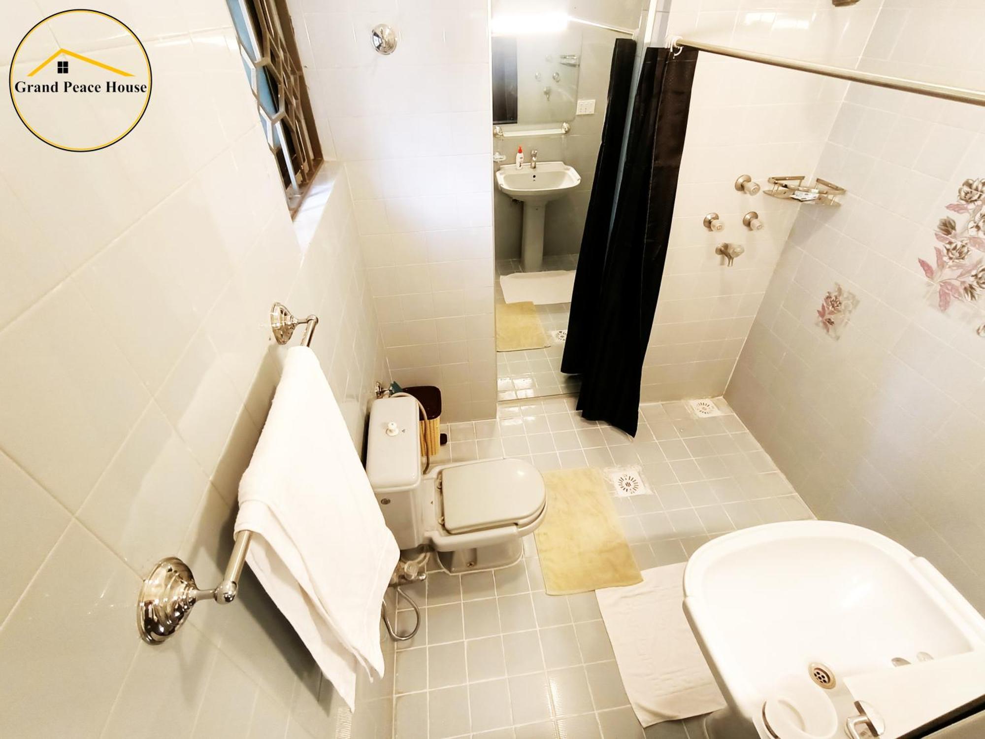 Grand Peace House I Bed & Breakfast Исламабад Екстериор снимка